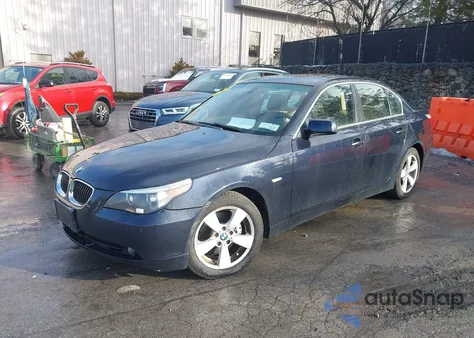 2007 BMW 525Xi z USA, uszkodzony, nr VIN WBANF33537CW70788